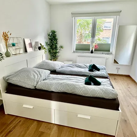 Palmtrees - Grosse Und Moderne 2 Zimmerwohnung Mit Sued-west Balkon In Gladbeck-mitte Naehe Movie Park Und Arena Aufschalke Lägenhet Gladbeck