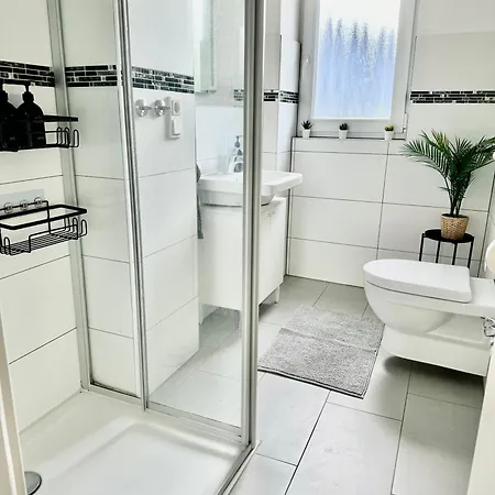 Palmtrees - Grosse Und Moderne 2 Zimmerwohnung Mit Sued-west Balkon In Gladbeck-mitte Naehe Movie Park Und Arena Aufschalke Lägenhet *