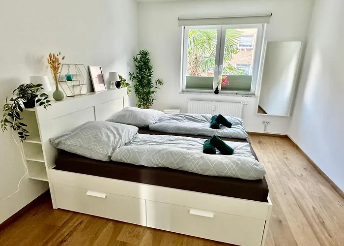 Palmtrees - Grosse Und Moderne 2 Zimmerwohnung Mit Sued-west Balkon In Gladbeck-mitte Naehe Movie Park Und Arena Aufschalke דירה גלדבק