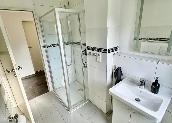 Palmtrees - Grosse Und Moderne 2 Zimmerwohnung Mit Sued-west Balkon In Gladbeck-mitte Naehe Movie Park Und Arena Aufschalke